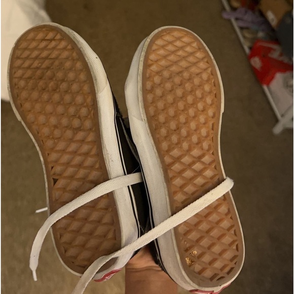 Vans - Picture 2 of 8